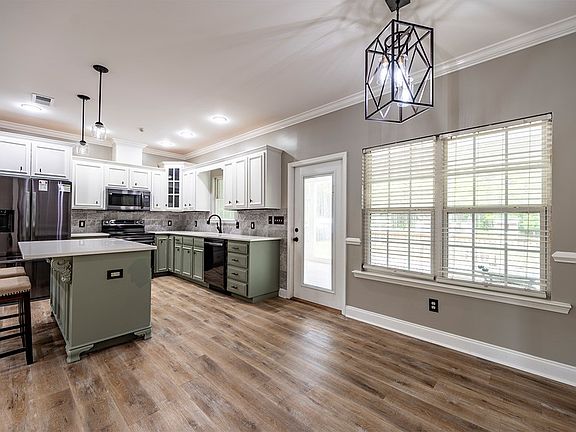5th image of 144 Kendal Ln