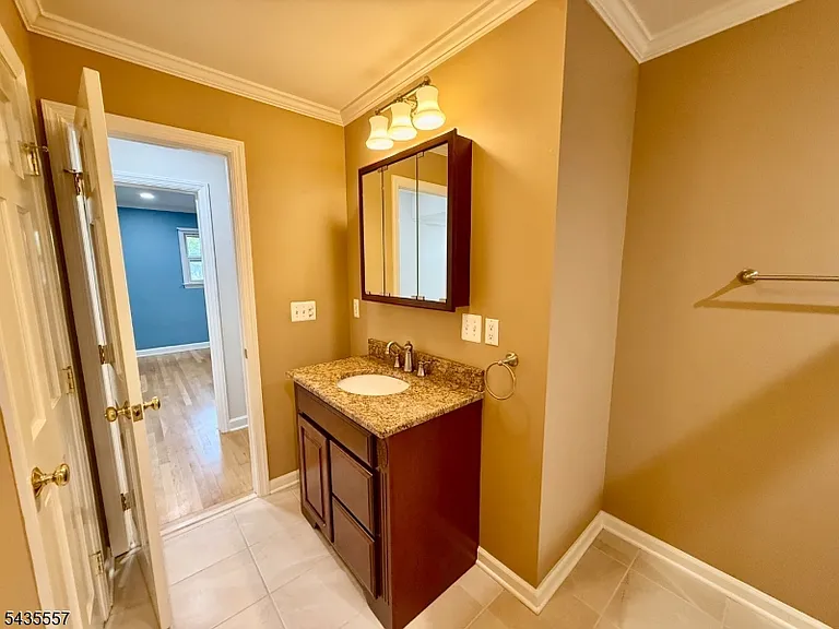 48 E Madison Ave — Photo 25