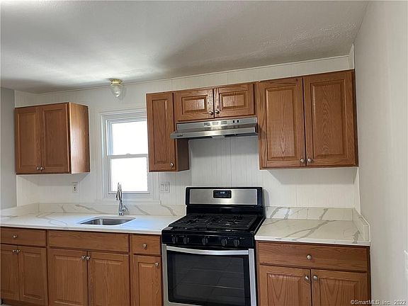 4th image of 110 McKinley Ave