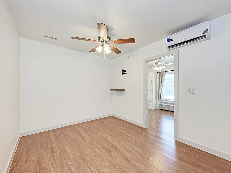 306 E 30th St #3 — Photo 8