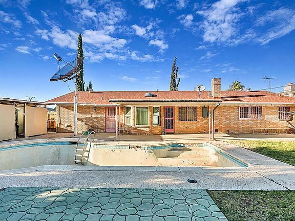 3rd image of 10212 Montwood Dr