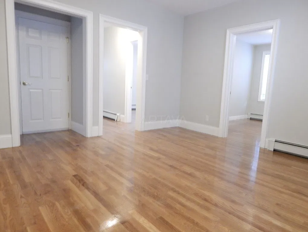 3 bed, $2,800 — Photo 2