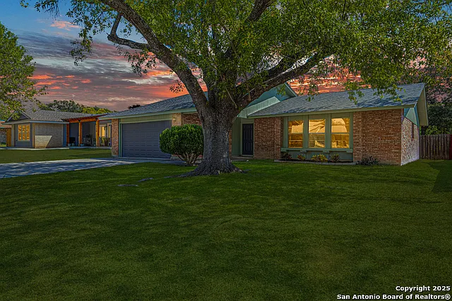 4 bed, 2.0 bath, 1413 sqft, $1,900 — Photo 3