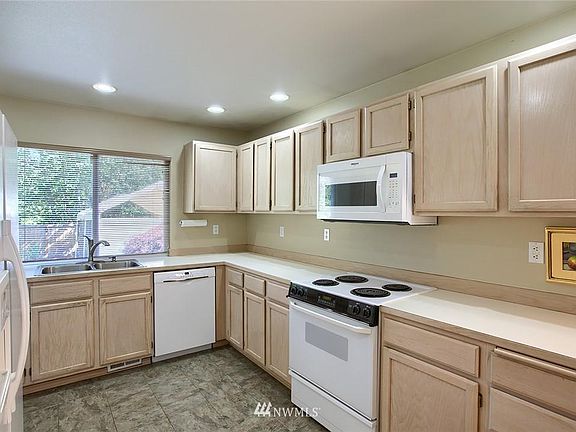 3rd image of 11004 SE 316th Pl