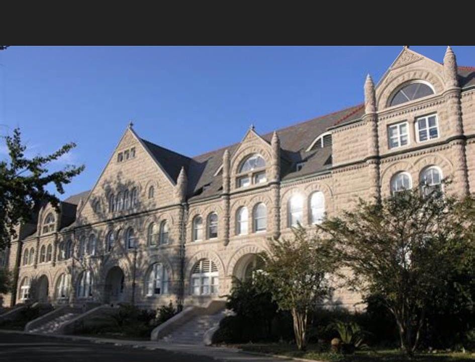 1st image of 2515 Palmer Ave