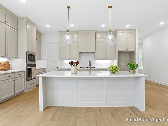 2nd image of 224 Blackbird Dr