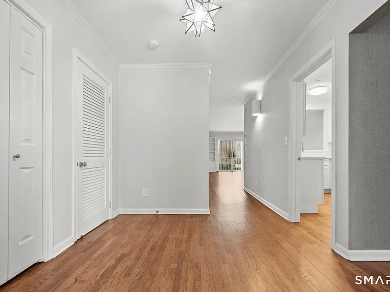 51 Forest Ave #24 — Photo 2