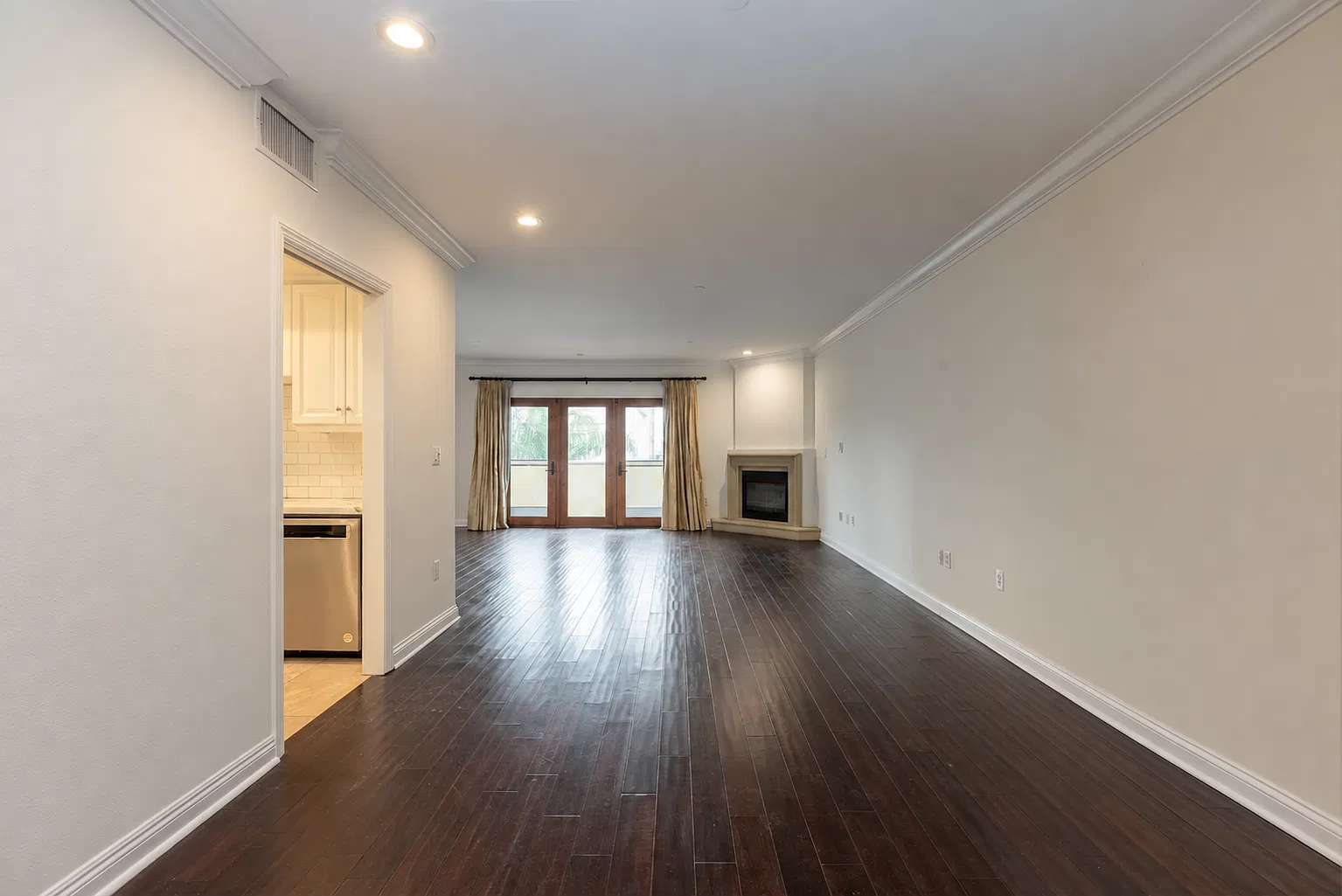 2 bed, 1859 sqft, $7,500 — Photo 3