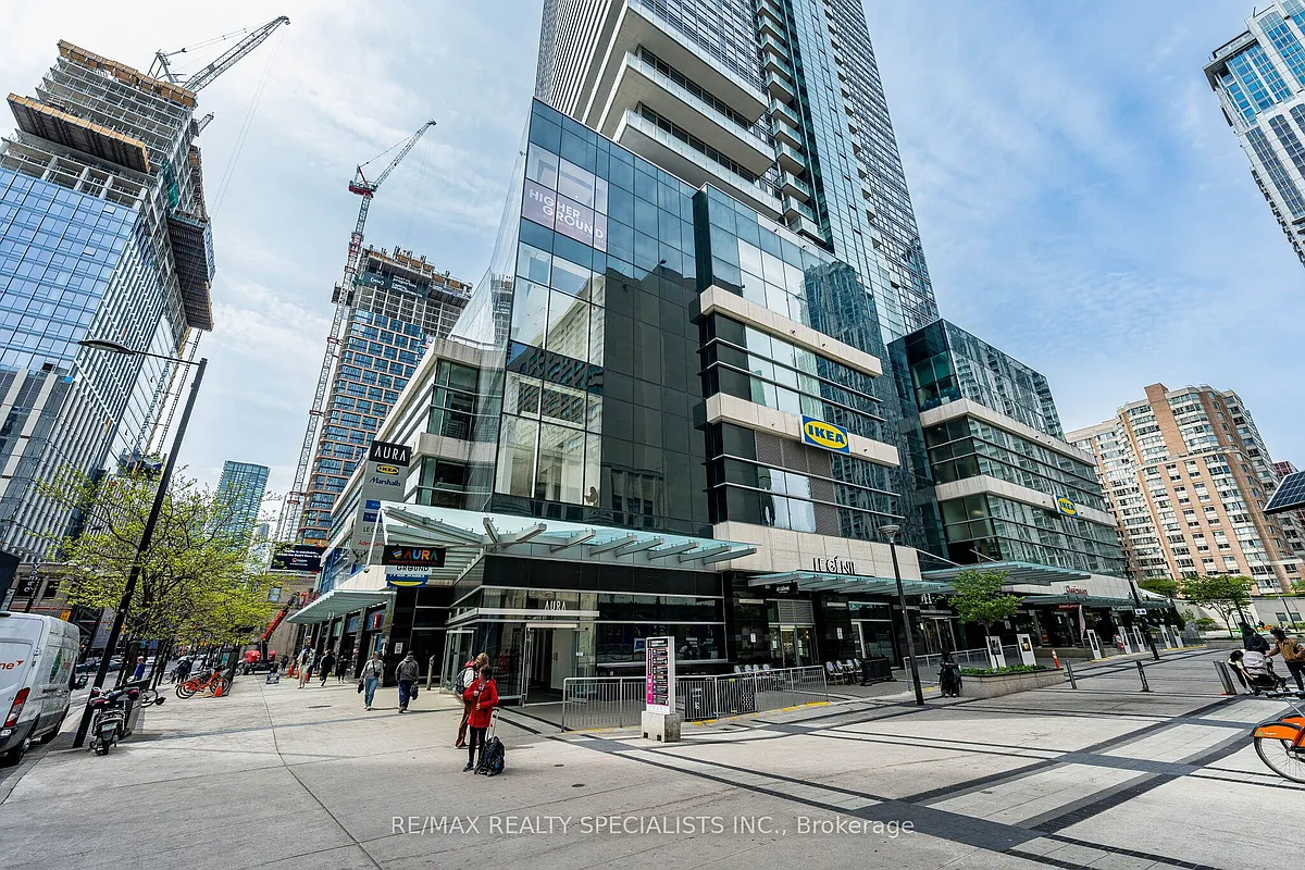 Building Photo - 388 Yonge St #7105