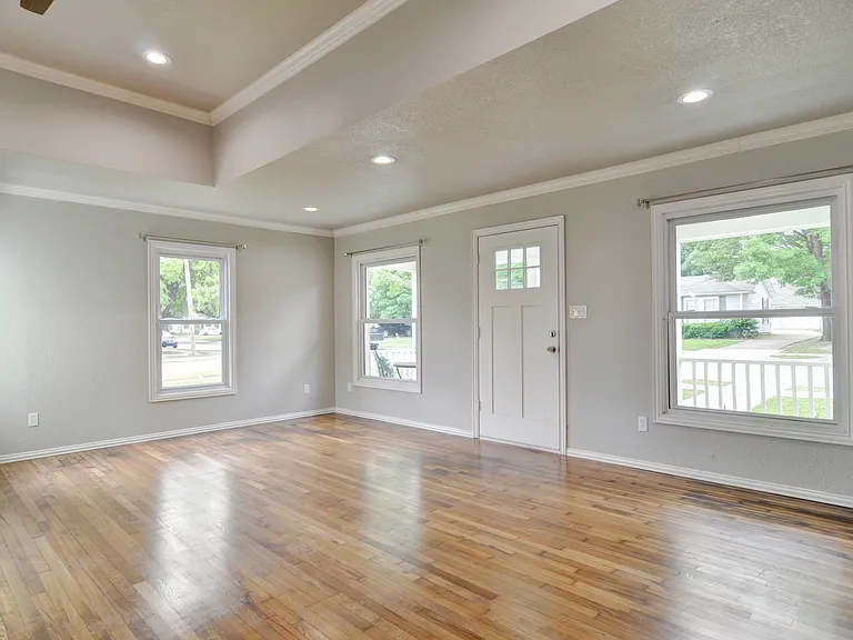 4024 Winfield Ave — Photo 7