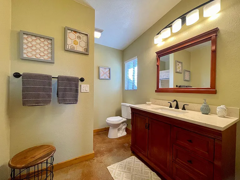 6564 Pine Springs Ave — Photo 21