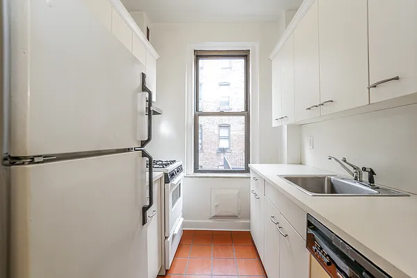 Rented by Bond New York | media 8