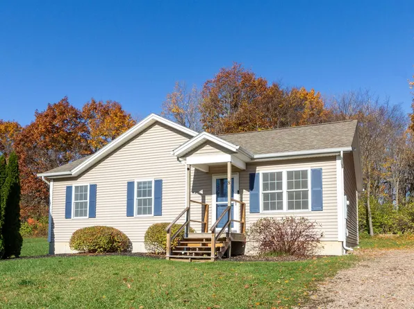 8 Ciara Drive, Grand Isle, VT 05458