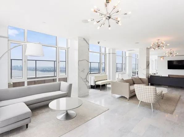 635 West 42nd Street 27A image 33 of 33