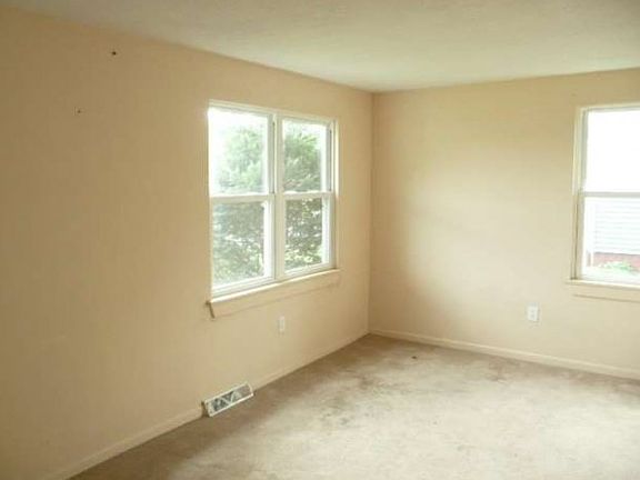 4th image of 344 Woodvue Ln