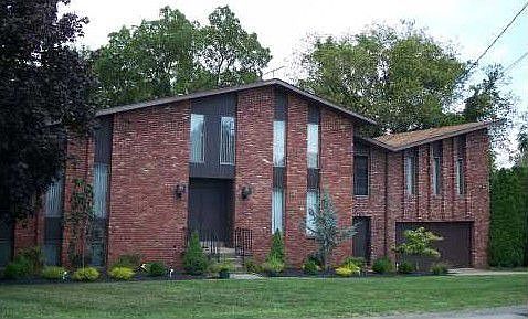 2nd image of 13969 Valley View Dr