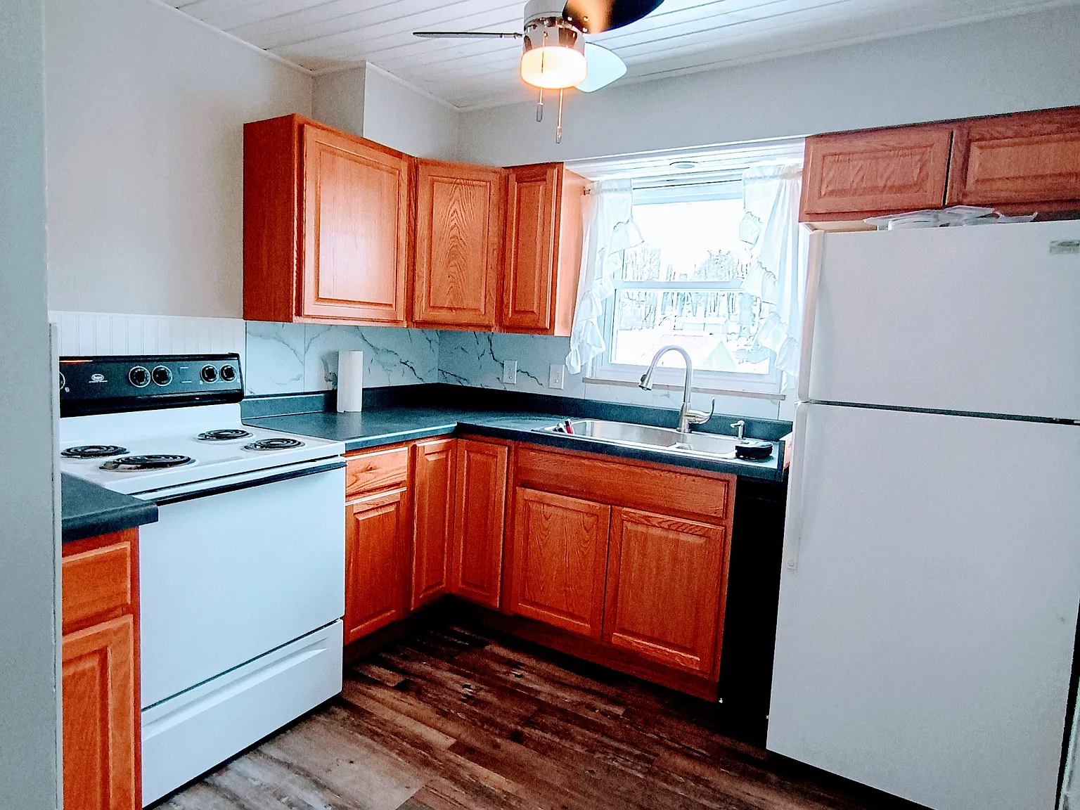 2 bed, $750 — Photo 2