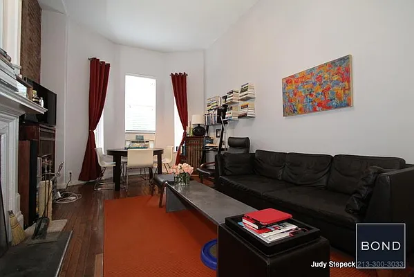 Rented by Bond New York | media 38