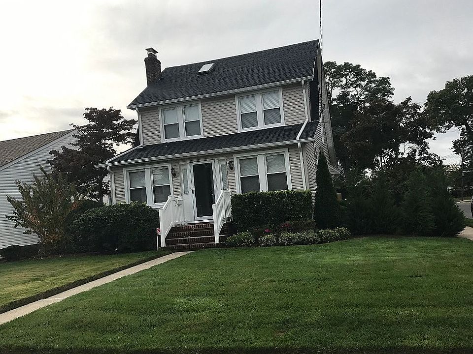 1st image of 2 Mac Gregor Ave