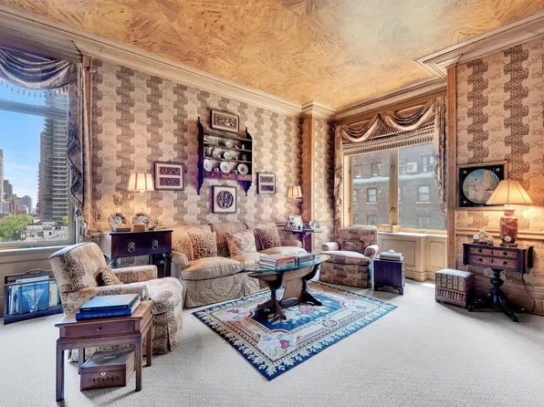 555 Park Avenue image 4 of 10