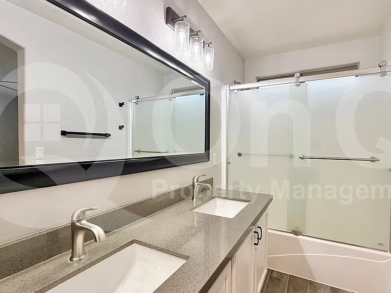 3610 N 106th Ave — Photo 17