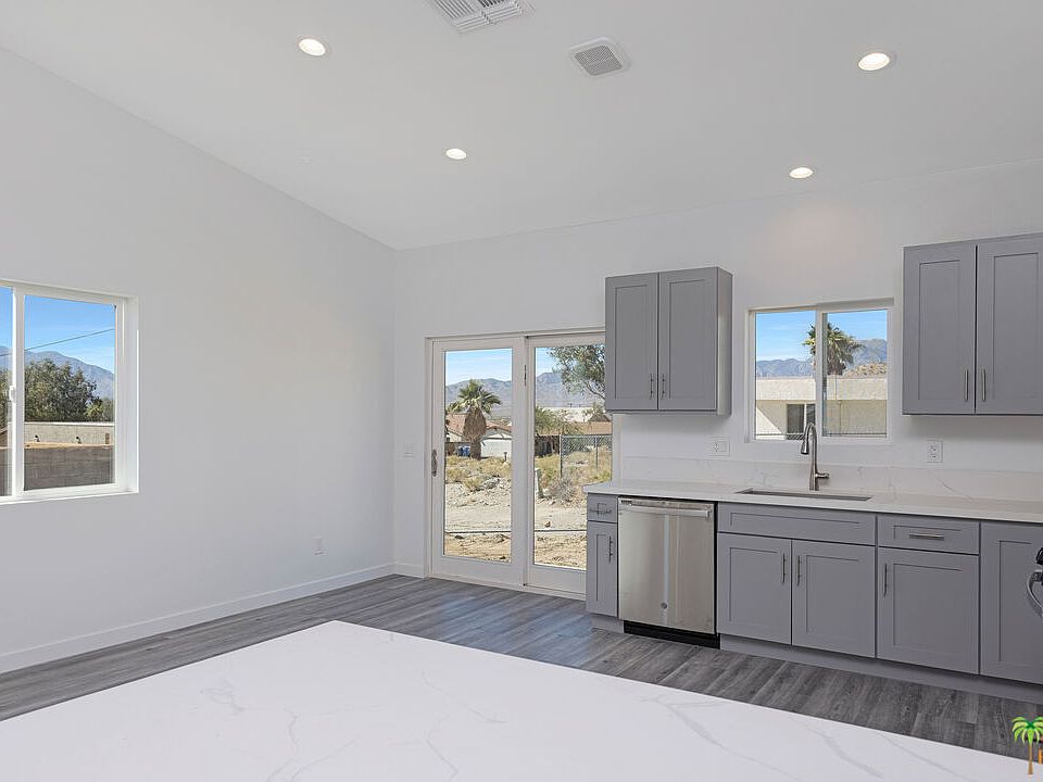 1st image of 9501 N Palm Dr
