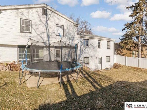 1615 S 136th St, Omaha, NE 68144