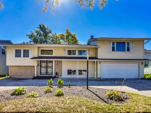 65 Brantwood Ave, Elk Grove Village, IL 60007