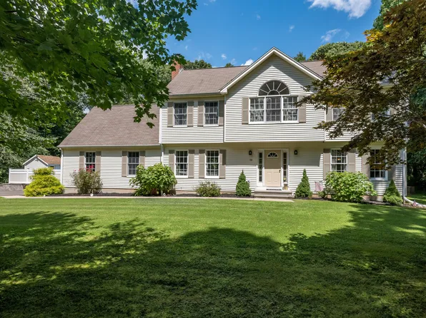 19 Vienna Lane, Clinton, CT 06413