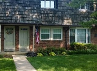 118 W Annandale Rd, Falls Church, VA 22046