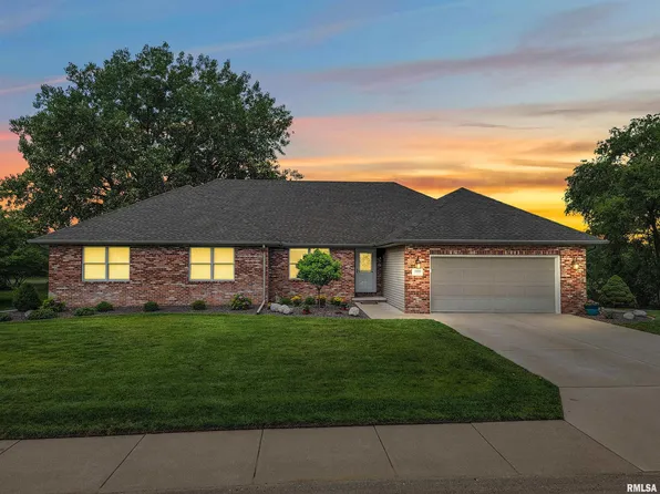 2009 Dane Kelsey Dr, Pekin, IL 61554