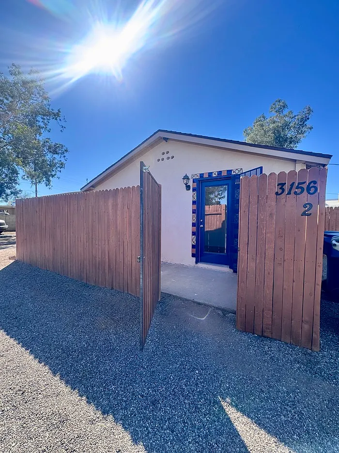 1 bed, 1.0 bath, $1,100 — Photo 1