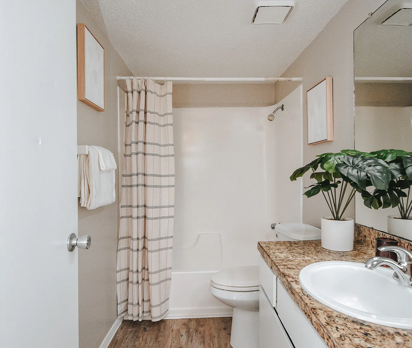 Parkwood Apartments — Photo 2