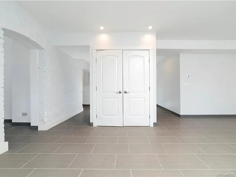 847 State St — Photo 4