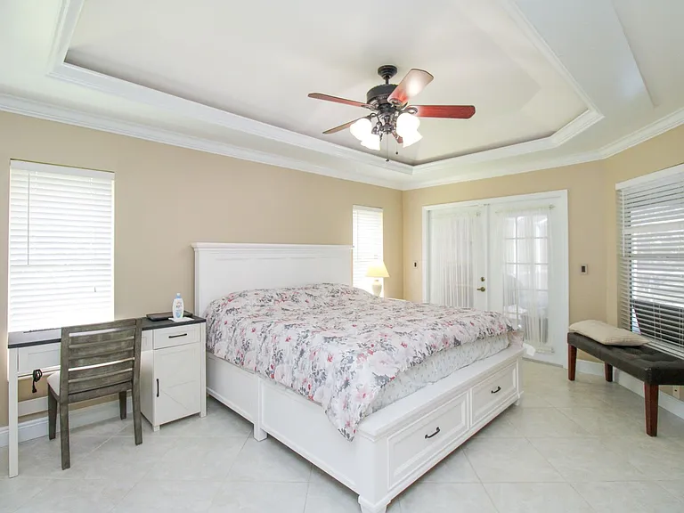 333 Wentworth Ct — Photo 34