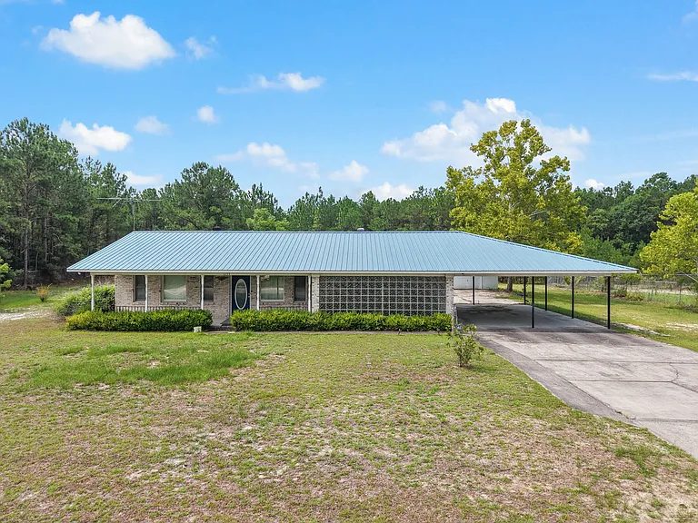 1255 Southport Supply Rd SE — Photo 4