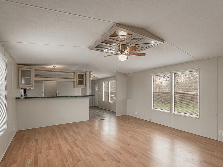 1345 FM 405 Rd #4 — Photo 7