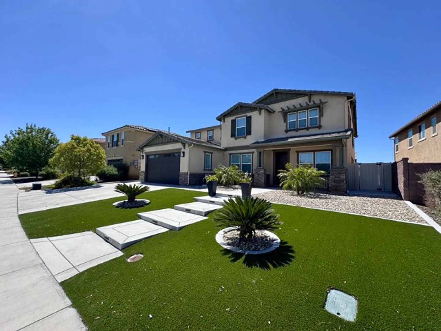 Stunning 5 Bedroom Mahogany Hills home for LEASE with a Backyard Pool & Jacuzzi! — Photo 3