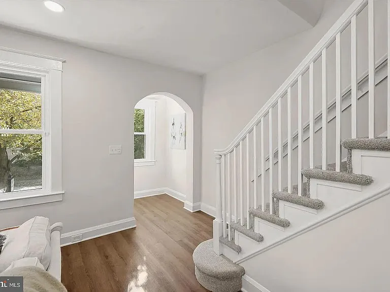 614 Stamford Rd — Photo 5