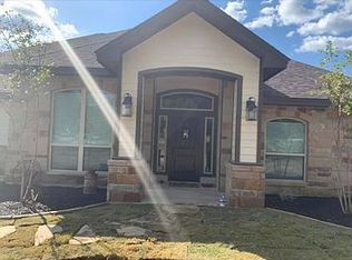 817 Paddy Road, Floresville, TX 78114