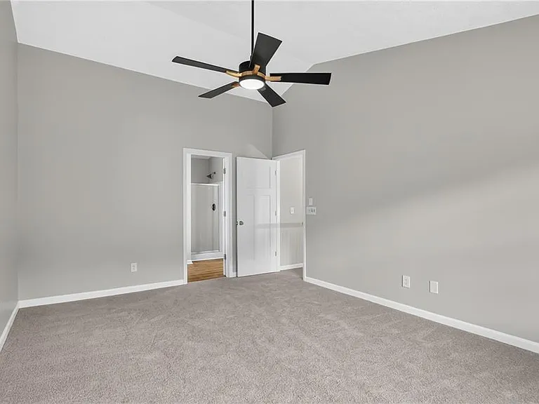 4554 Darrowby Dr — Photo 18