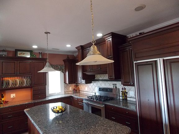 3rd image of 160 Davis Place Ln
