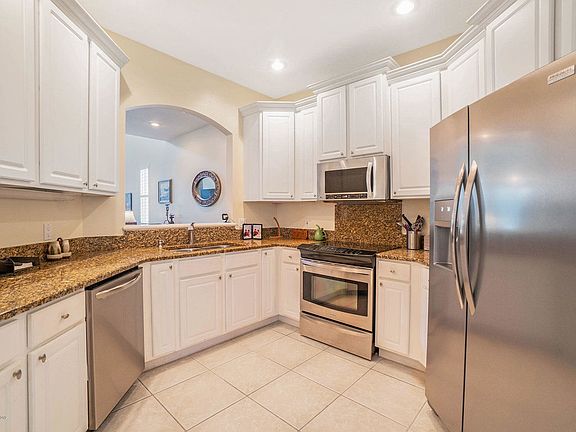 2nd image of 310 Espana Ct #310
