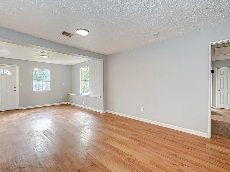 7946 Jutland Rd — Photo 3