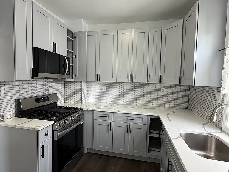 10 Edison Pl — Photo 7
