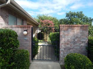 913 Forest Cres, Fort Worth, TX 76126