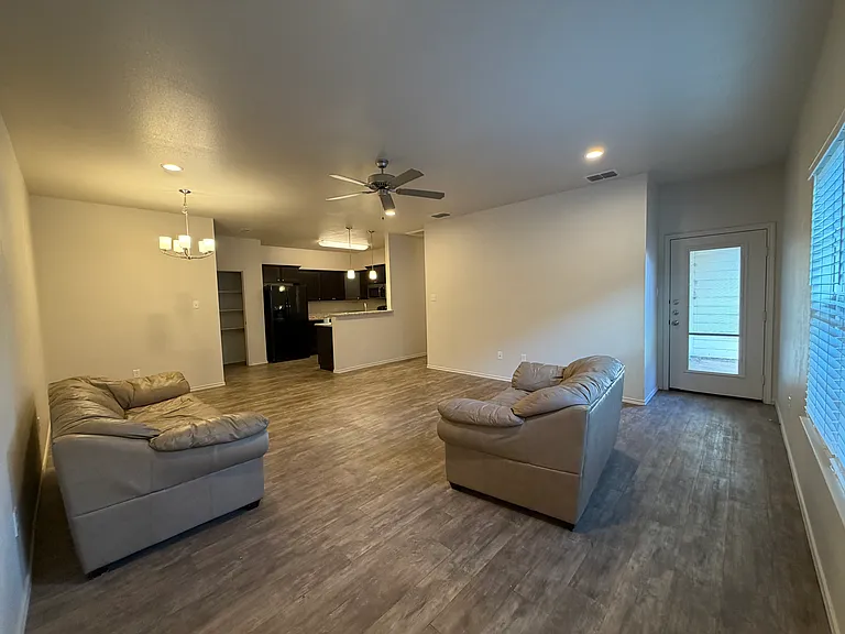11626 Evanston Ave — Photo 3