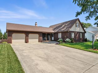 447 Scarborough Rd, Valparaiso, IN 46385