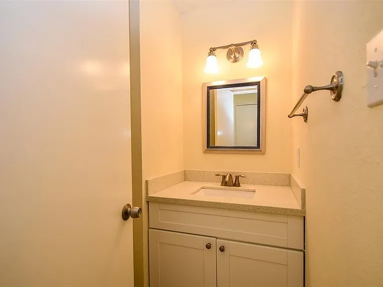 2110 Whiteback Dr — Photo 19