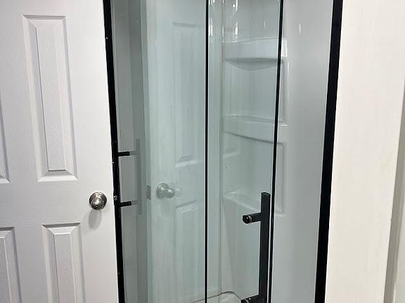 5th image of 510 McDonald St APT 1